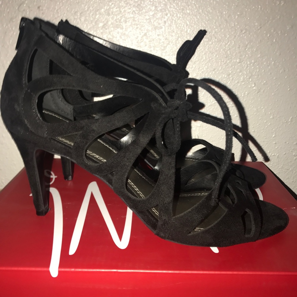 Women's IMPO suede tie up black heels size 7.5